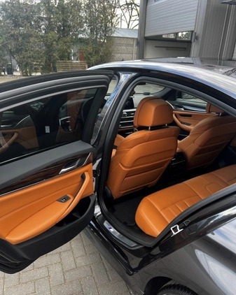 BMW Seria 5 cena 135000 przebieg: 229931, rok produkcji 2018 z Józefów małe 379